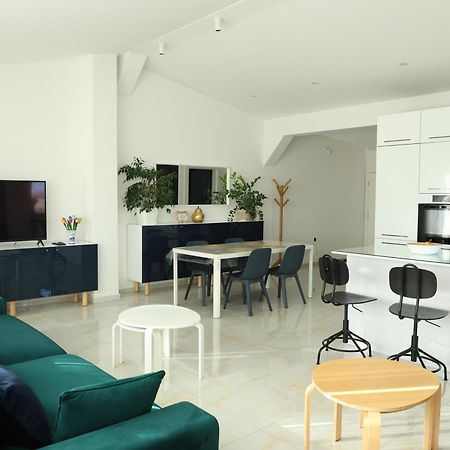 Lux House Olga Apartamento Ruma Exterior foto