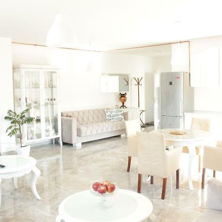 Lux House Olga Apartamento Ruma Exterior foto