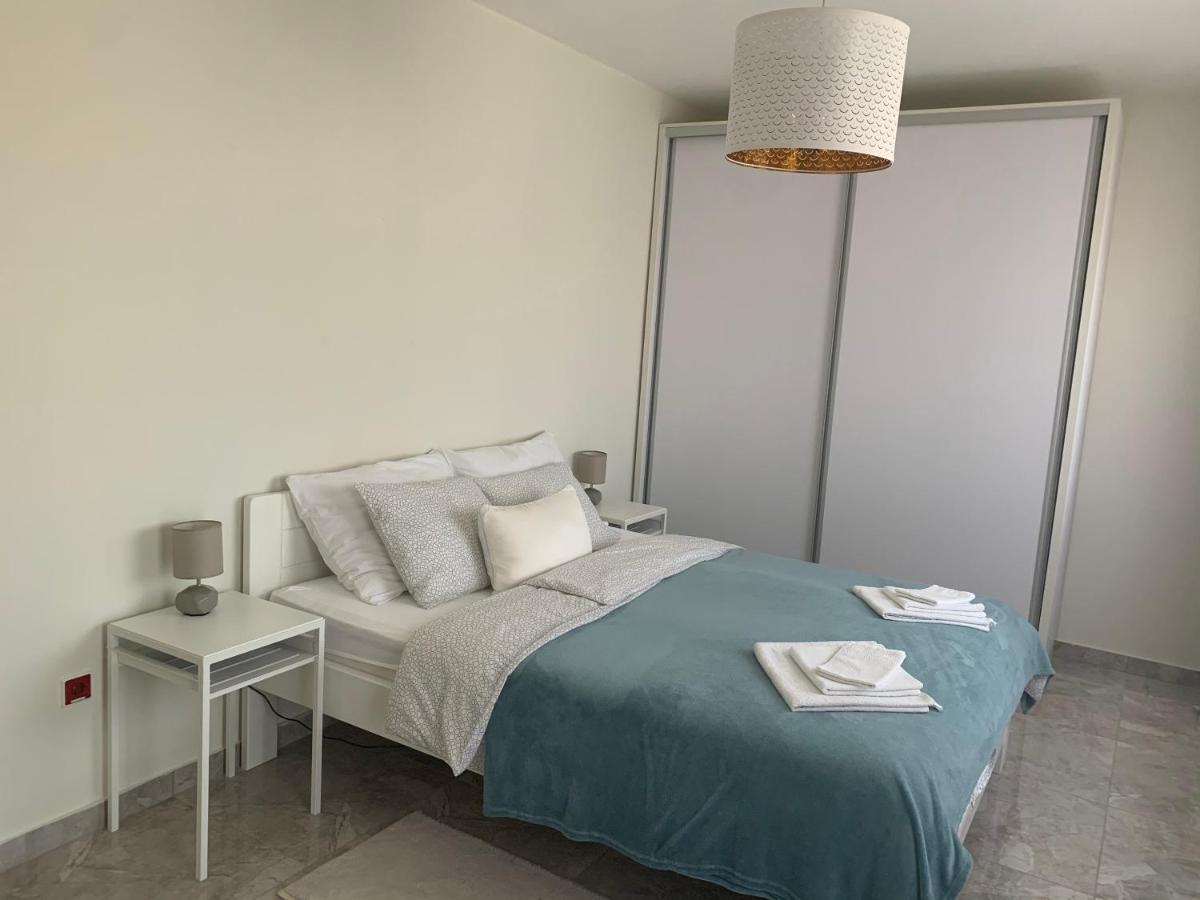 Lux House Olga Apartamento Ruma Exterior foto