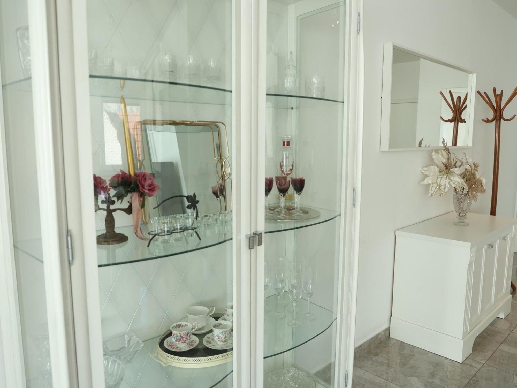 Lux House Olga Apartamento Ruma Exterior foto
