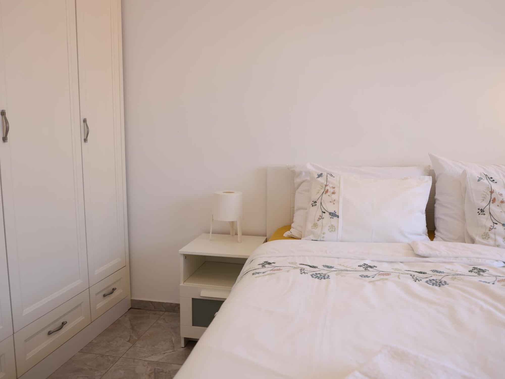 Lux House Olga Apartamento Ruma Exterior foto