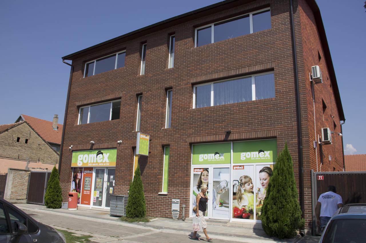 Lux House Olga Apartamento Ruma Exterior foto