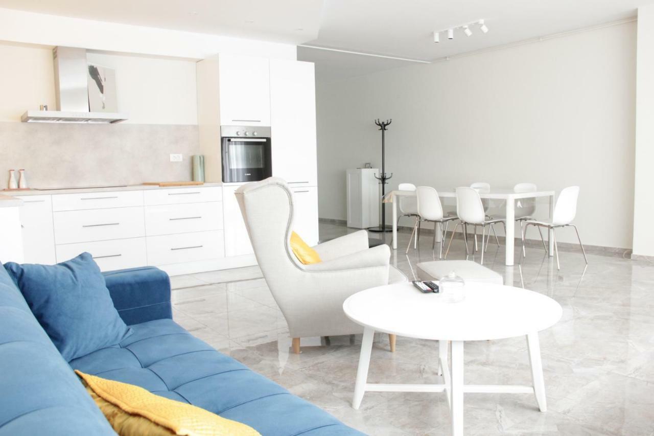 Lux House Olga Apartamento Ruma Exterior foto