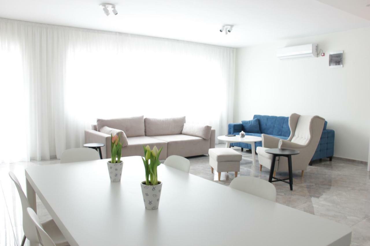 Lux House Olga Apartamento Ruma Exterior foto